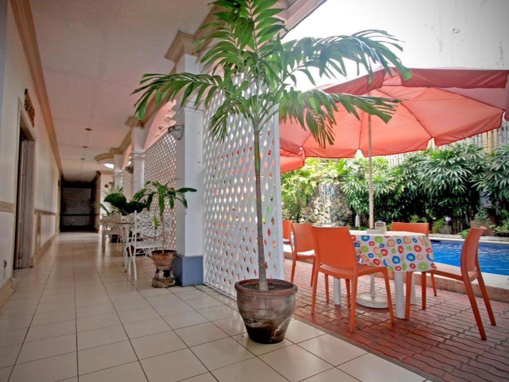 Hotel Galleria Davao Exterior photo