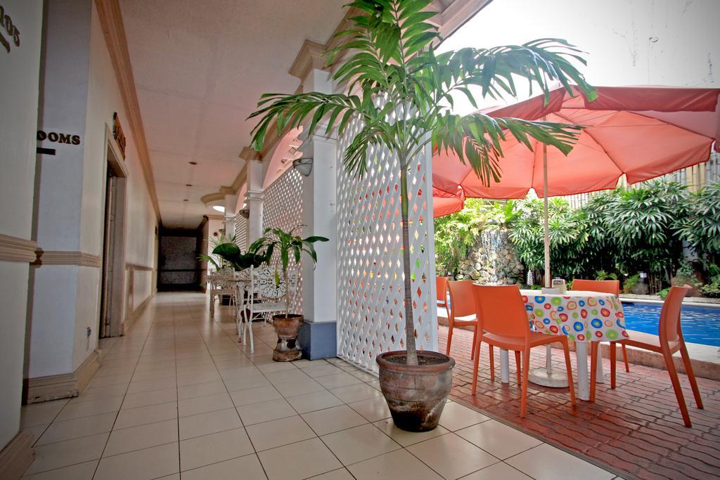 Hotel Galleria Davao Exterior photo
